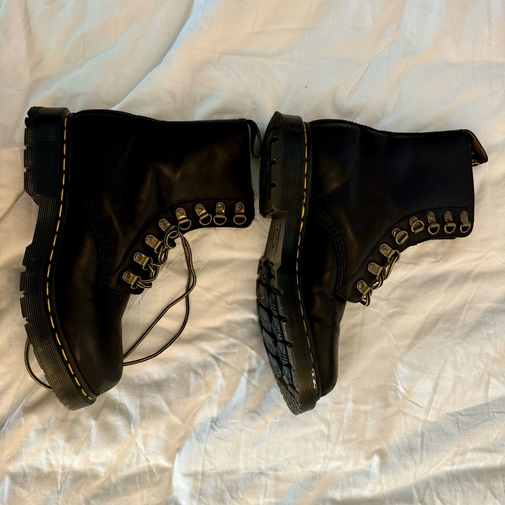 SOLD Dr. Marten’s 1460 Pascal Boot | Faux Fur Lined | 38EU 8US